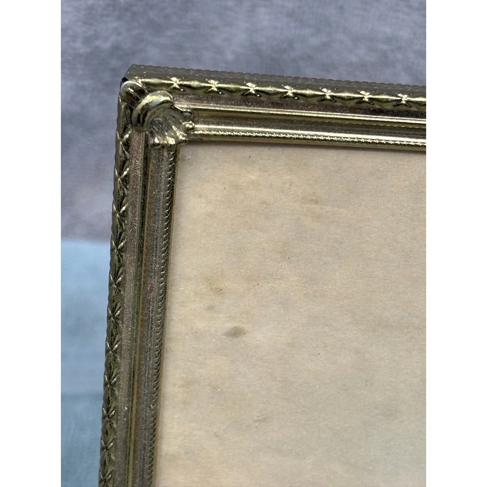 Vintage Ornate Gold Tone Metal Filigree Picture Frame Tabletop 5x7 Glass Front